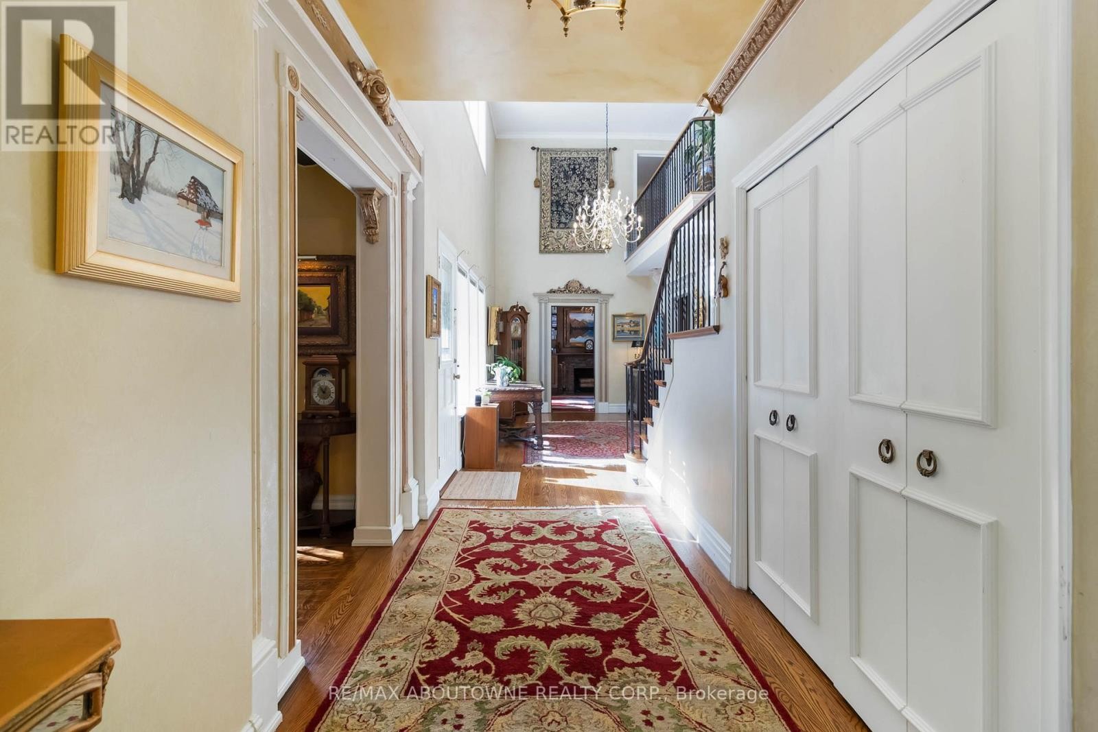 












150 CAIRNCROFT ROAD

,
Oakville (MO Morrison),




Ontario
L6J4L9

