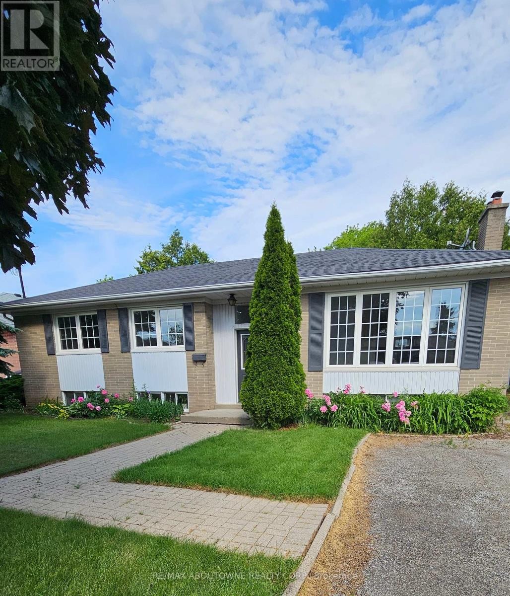 












1377 SELKIRK AVENUE

,
Oakville (WO West),




Ontario
L6L2V5

