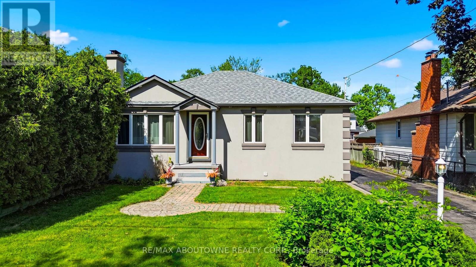 












253 MAURICE DRIVE

,
Oakville (CO Central),




Ontario
L6K2X2

