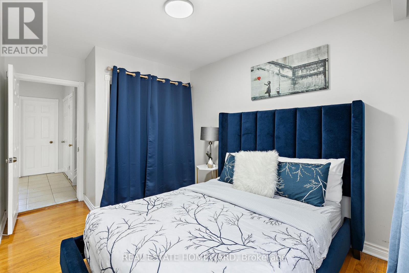 












85 LETCHWORTH CRESCENT

,
Toronto (Downsview-Roding-CFB),




Ontario
M3M1Z1

