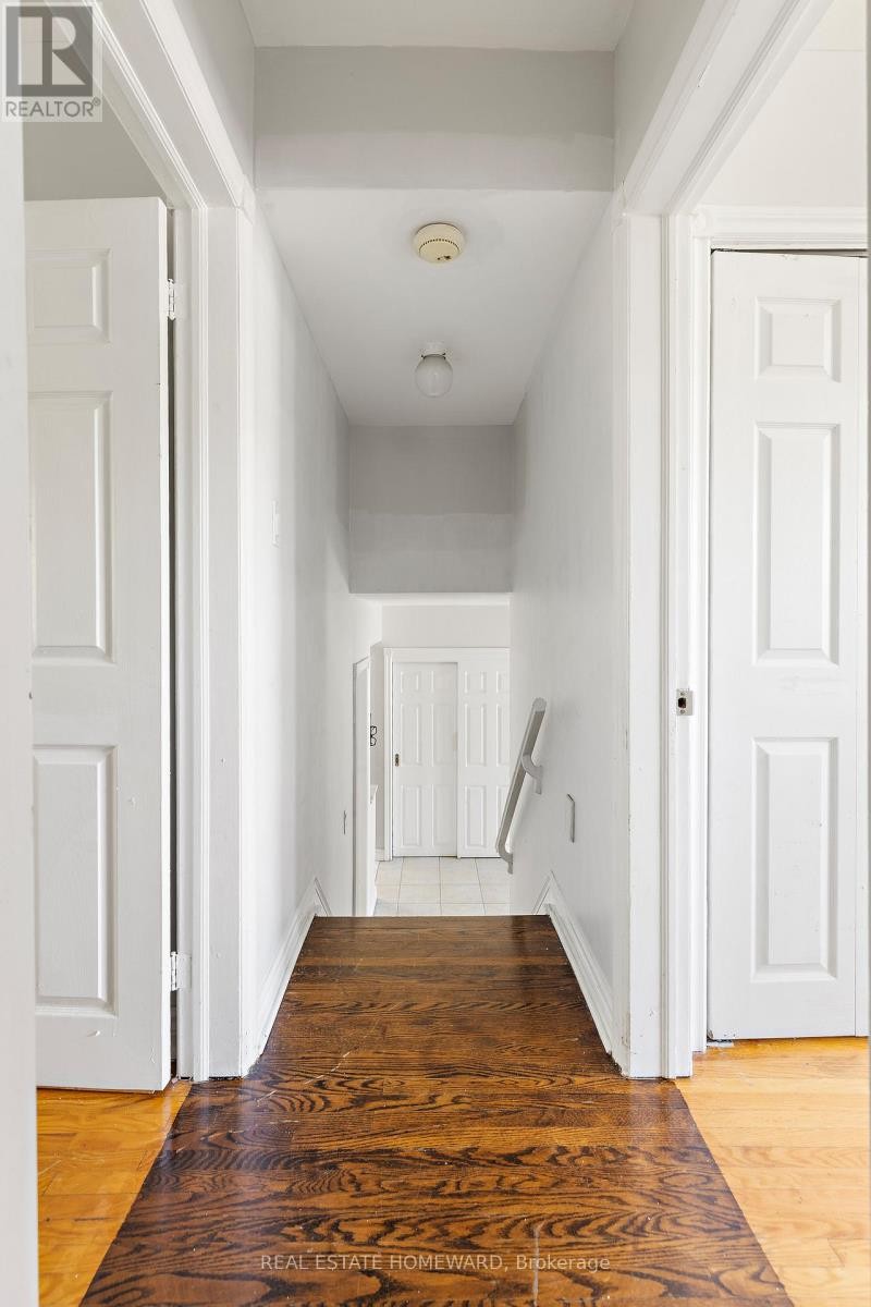 












85 LETCHWORTH CRESCENT

,
Toronto (Downsview-Roding-CFB),




Ontario
M3M1Z1

