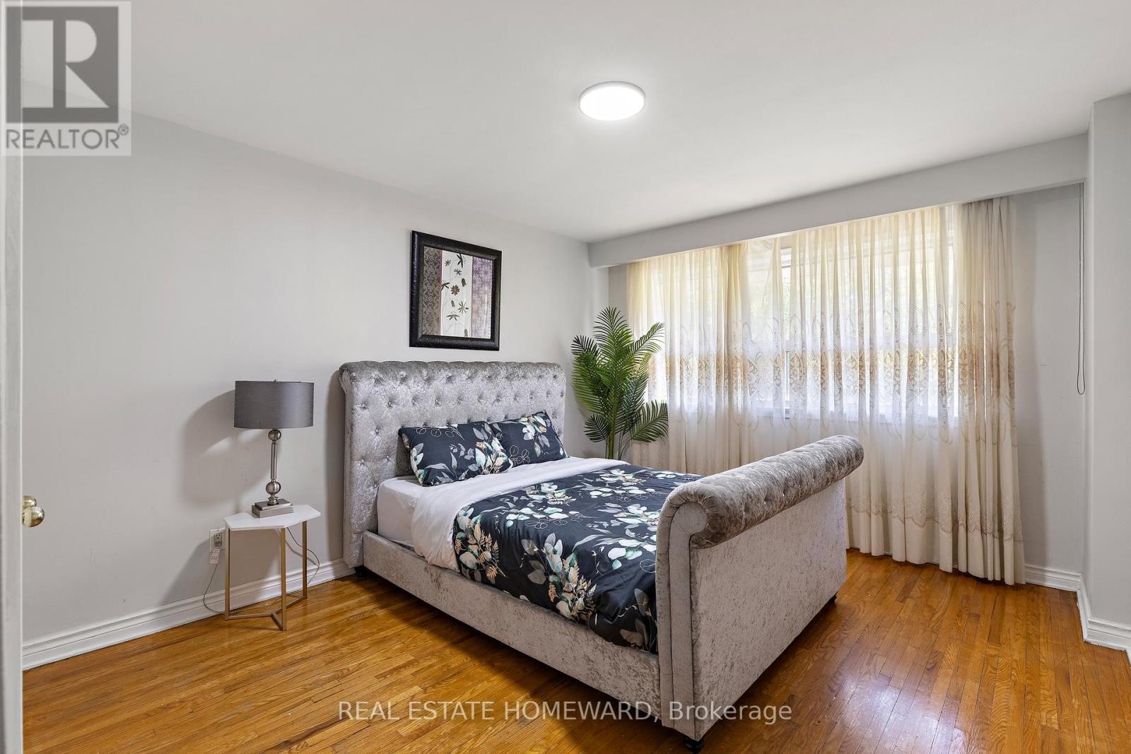 












85 LETCHWORTH CRESCENT

,
Toronto (Downsview-Roding-CFB),




Ontario
M3M1Z1

