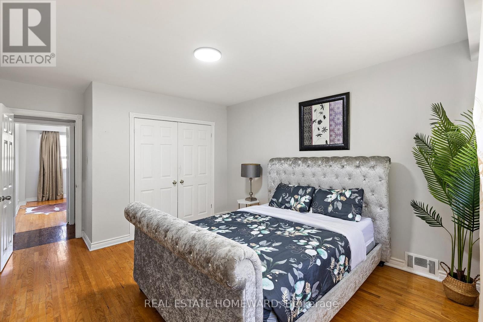 












85 LETCHWORTH CRESCENT

,
Toronto (Downsview-Roding-CFB),




Ontario
M3M1Z1


