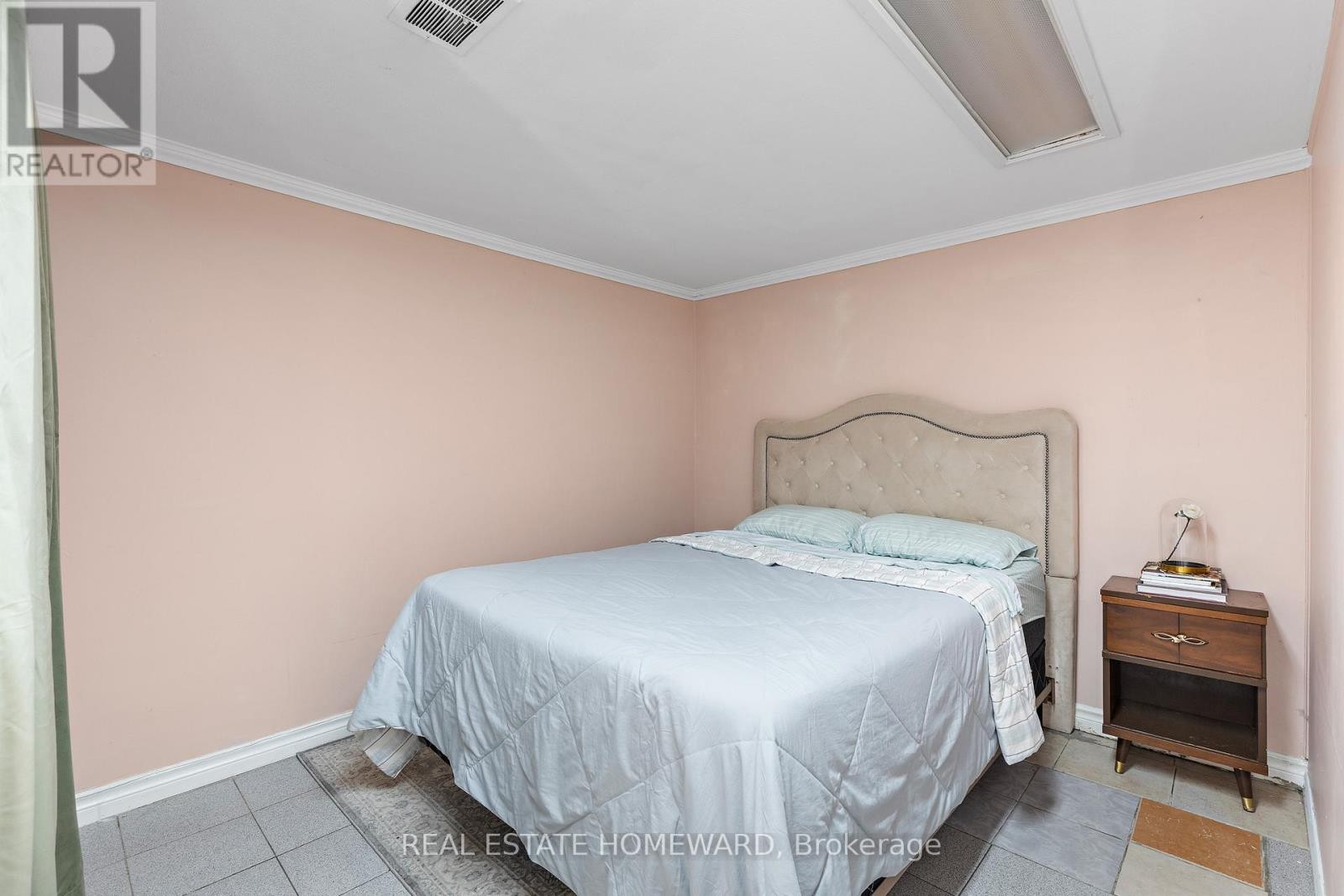 












85 LETCHWORTH CRESCENT

,
Toronto (Downsview-Roding-CFB),




Ontario
M3M1Z1

