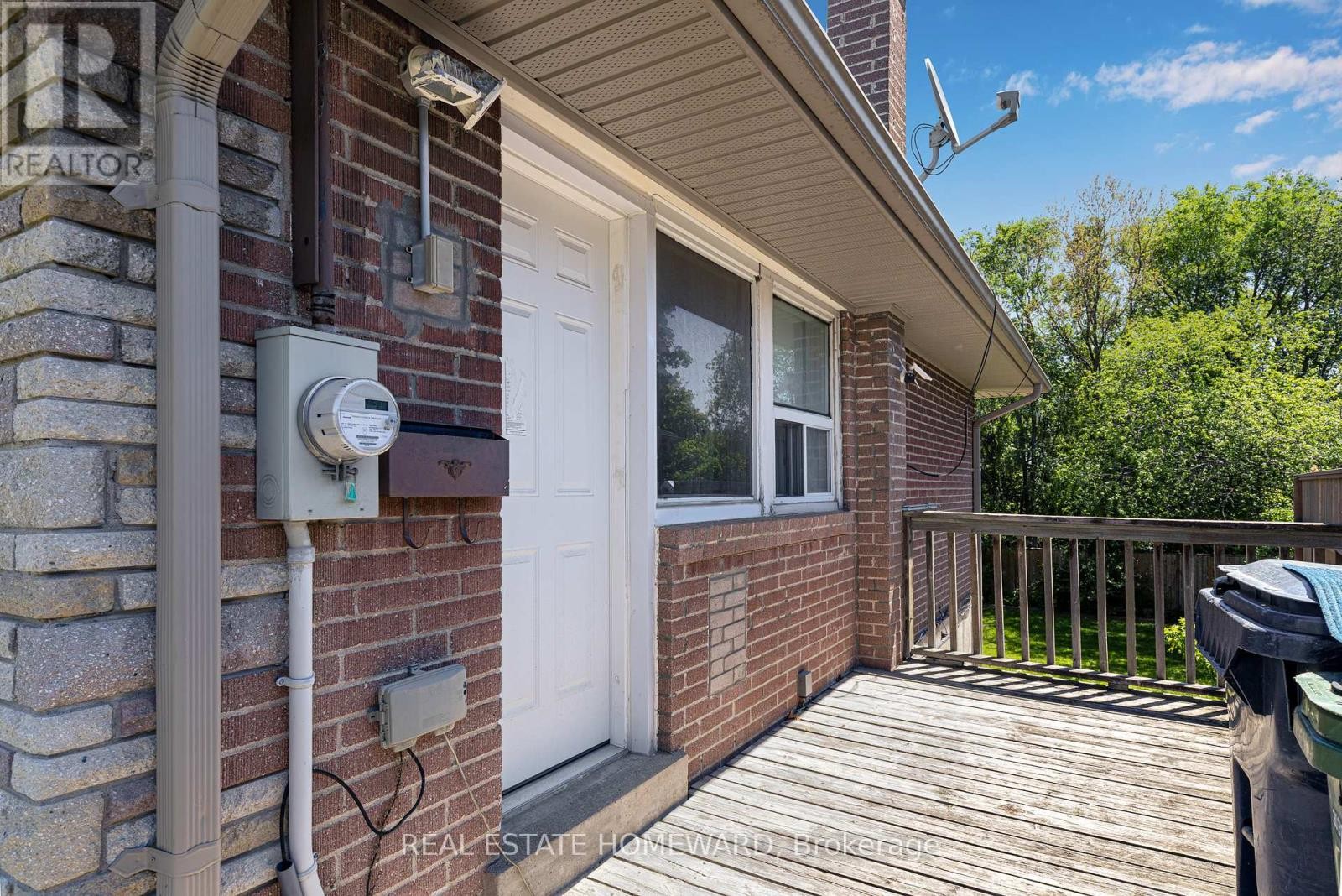 












85 LETCHWORTH CRESCENT

,
Toronto (Downsview-Roding-CFB),




Ontario
M3M1Z1

