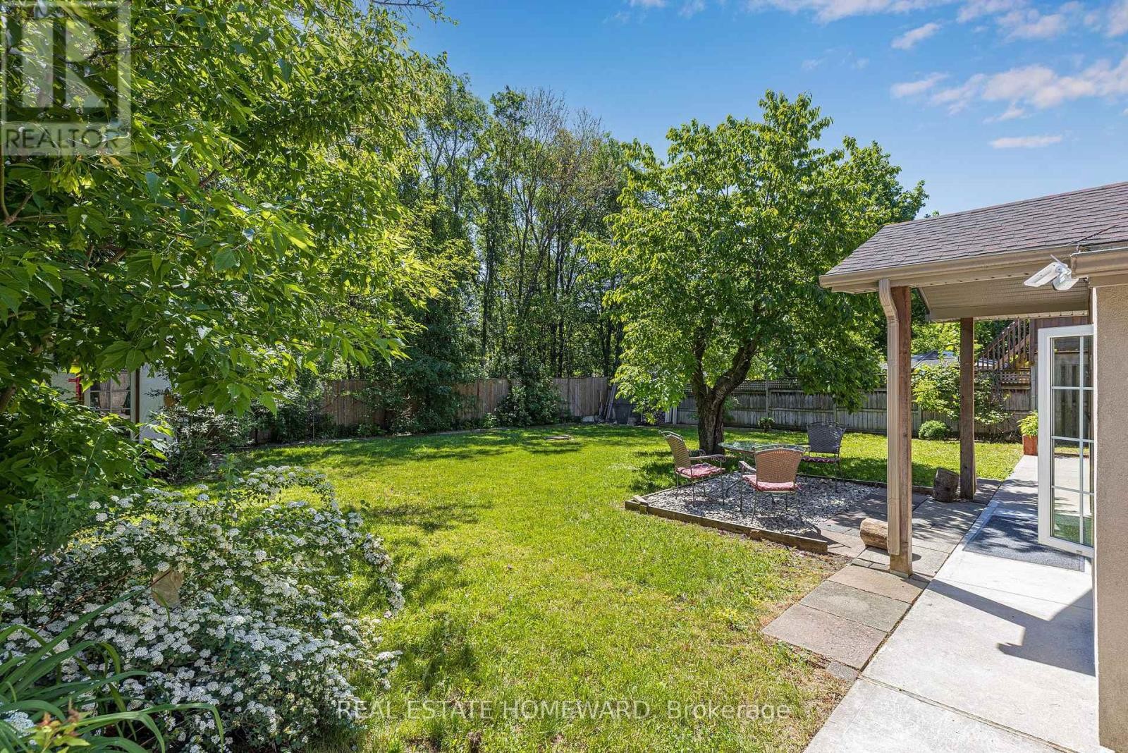 












85 LETCHWORTH CRESCENT

,
Toronto (Downsview-Roding-CFB),




Ontario
M3M1Z1

