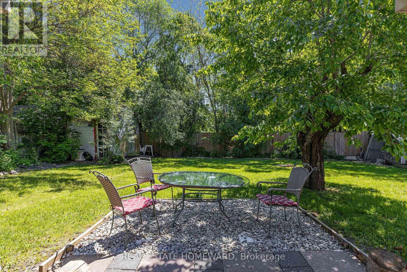 












85 LETCHWORTH CRESCENT

,
Toronto (Downsview-Roding-CFB),




Ontario
M3M1Z1

