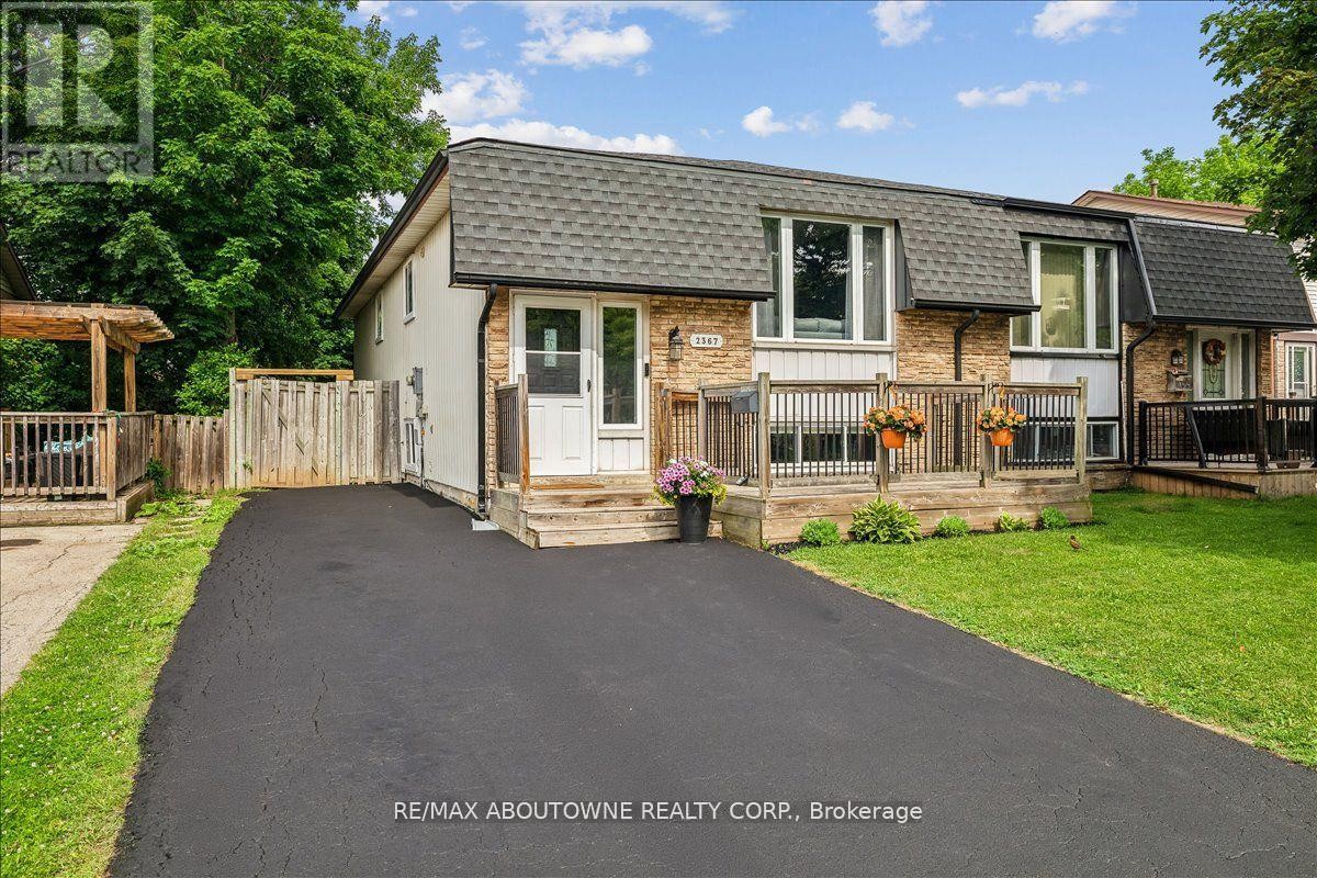 












2367 MIDDLESMOOR CRESCENT

,
Burlington (Brant Hills),




Ontario
L7P3X4

