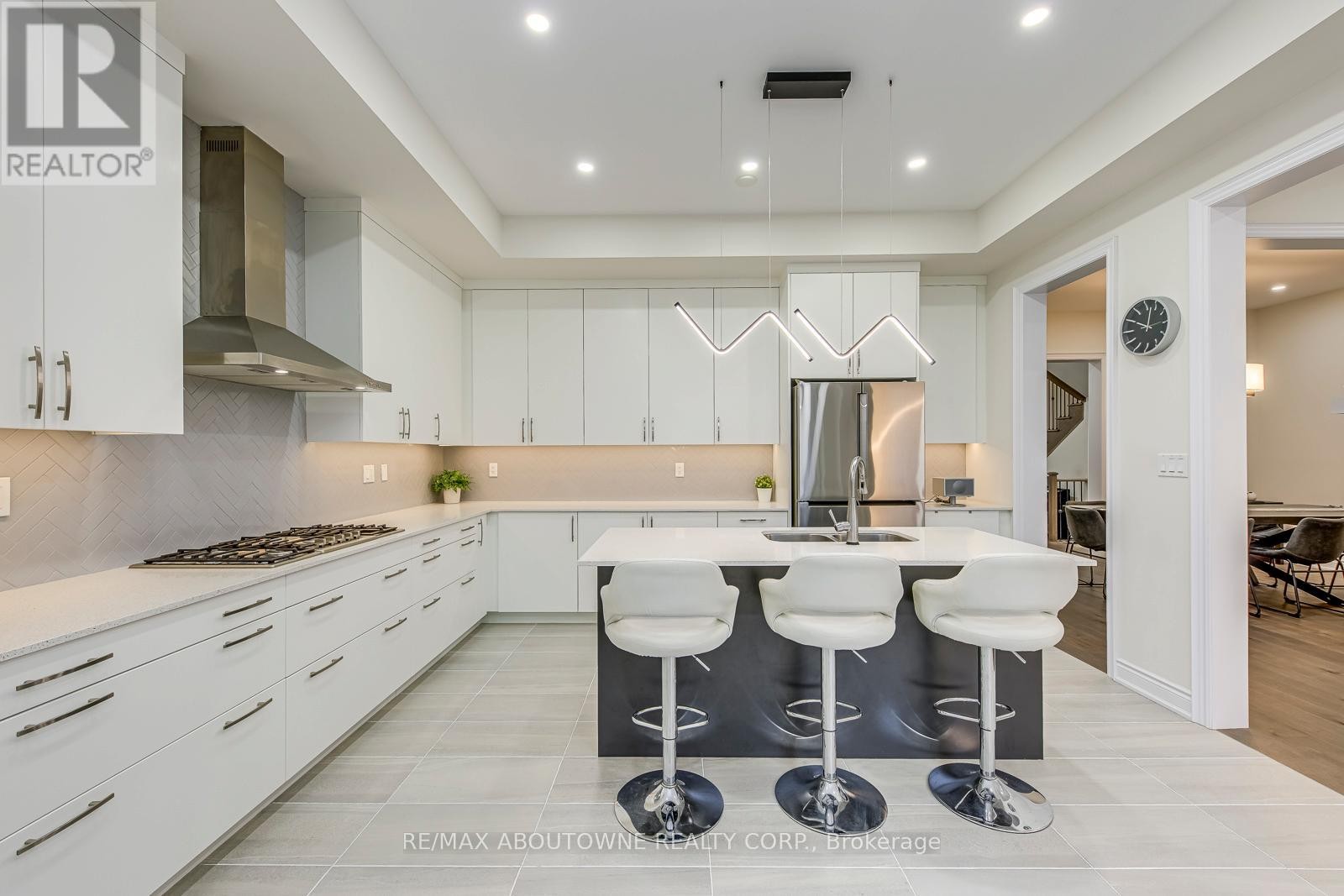 












2432 EDWARD LEAVER TRAIL

,
Oakville (GA Glen Abbey),




Ontario
L6M5M2

