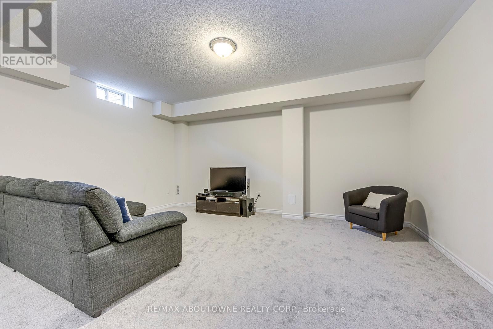 












2432 EDWARD LEAVER TRAIL

,
Oakville (GA Glen Abbey),




Ontario
L6M5M2

