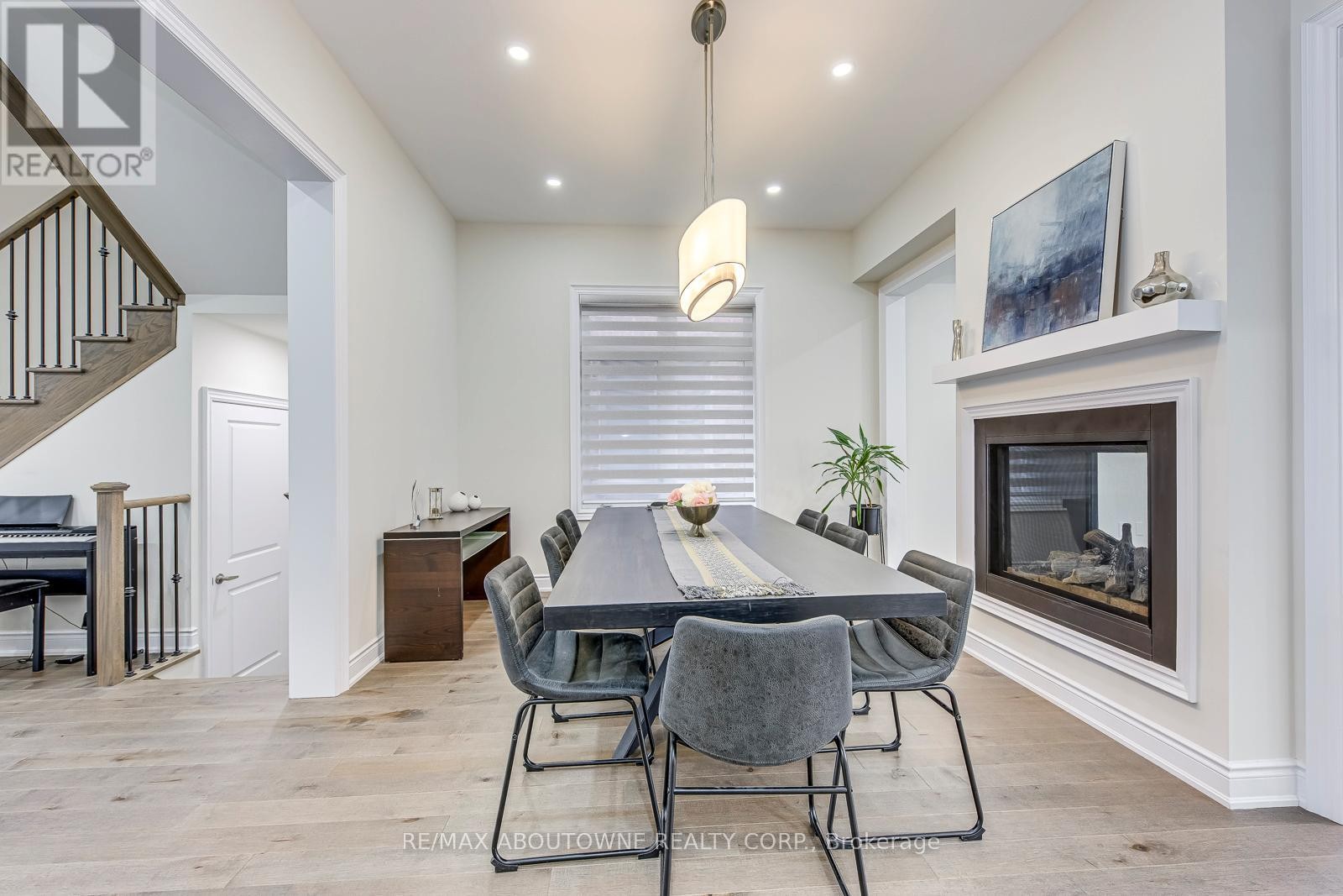 












2432 EDWARD LEAVER TRAIL

,
Oakville (GA Glen Abbey),




Ontario
L6M5M2


