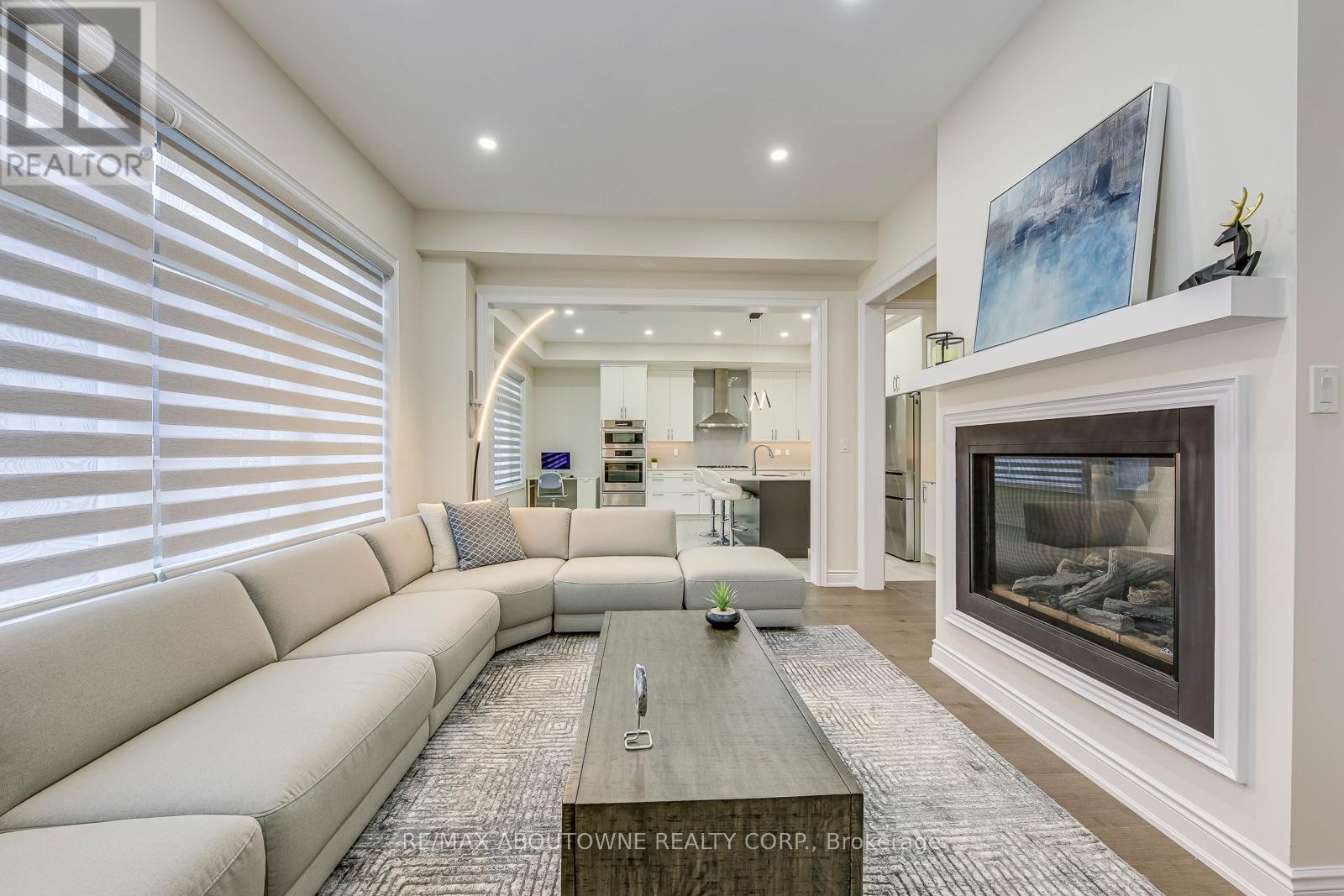 












2432 EDWARD LEAVER TRAIL

,
Oakville (GA Glen Abbey),




Ontario
L6M5M2

