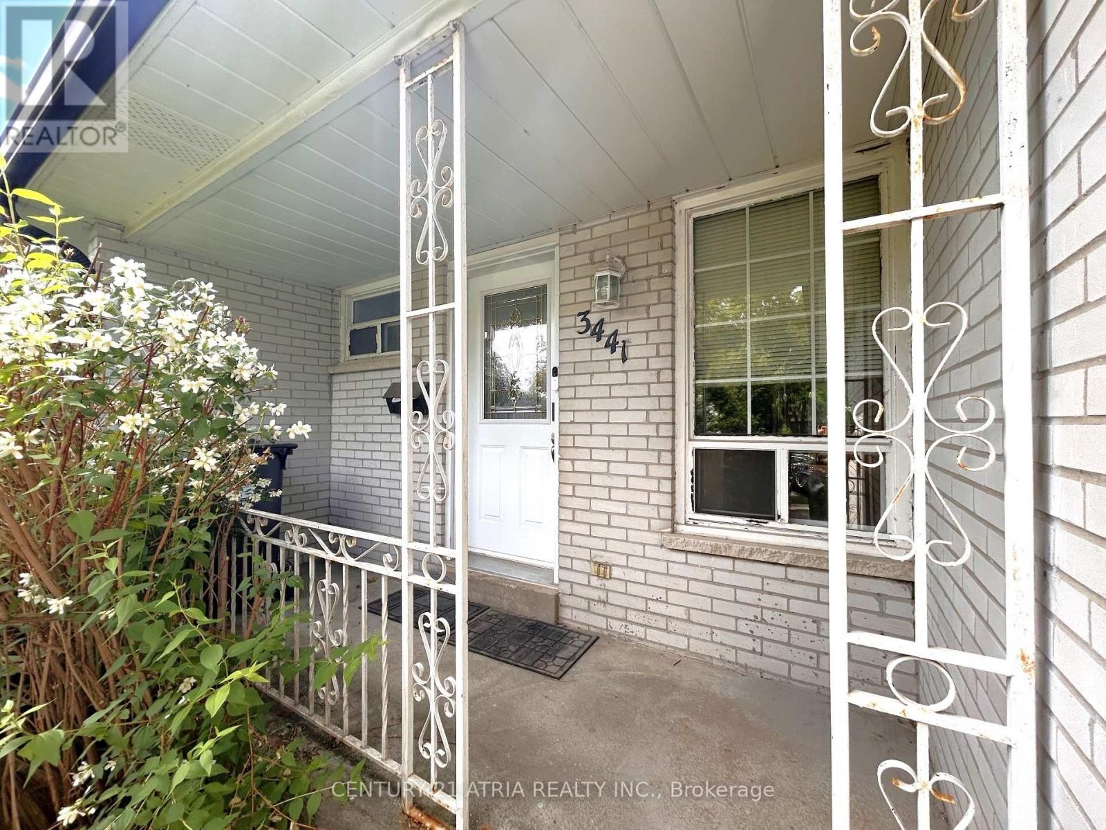 












3441 OAKGLADE CRESCENT

,
Mississauga (Erindale),




Ontario
L5C1X4

