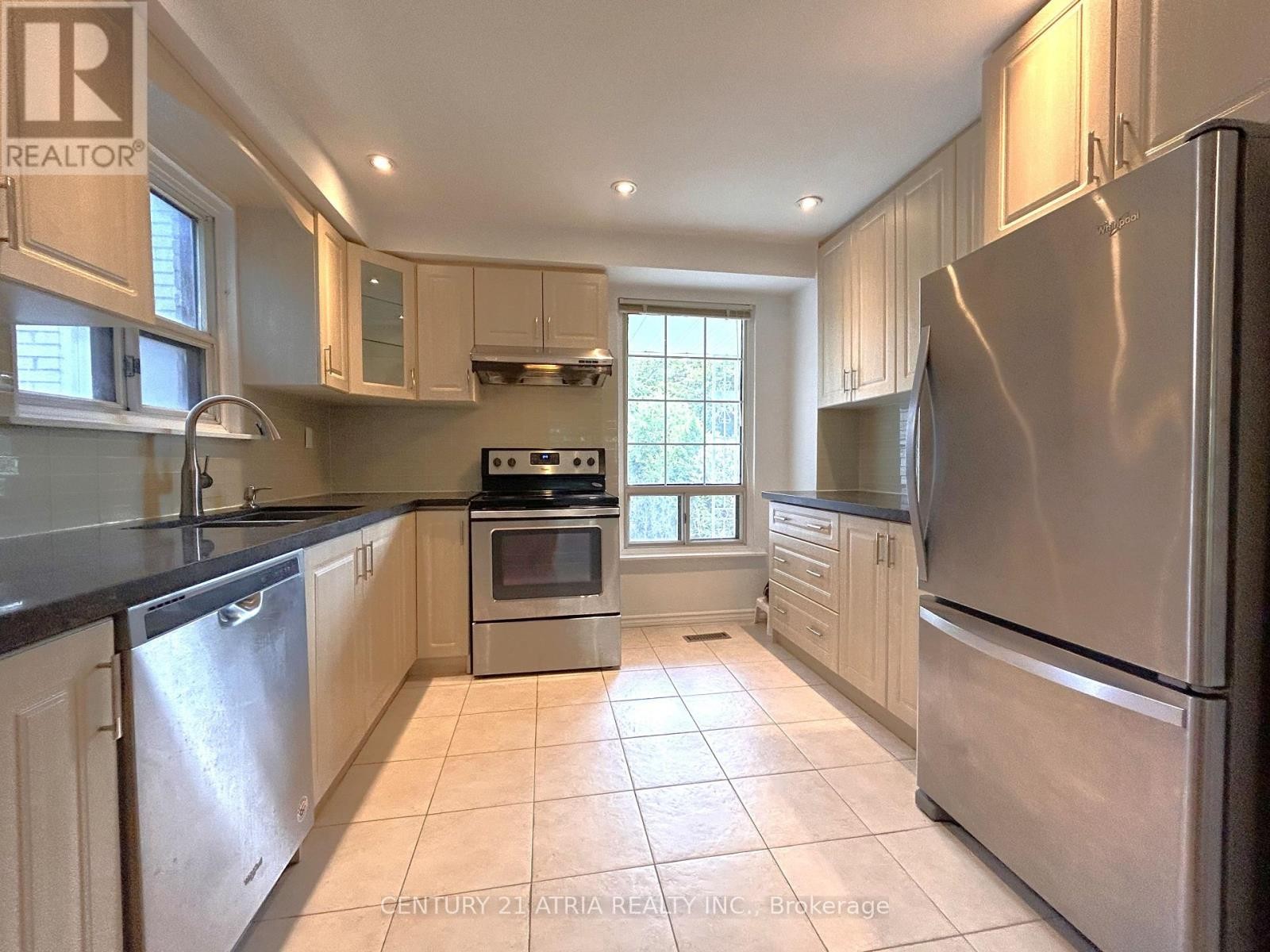 












3441 OAKGLADE CRESCENT

,
Mississauga (Erindale),




Ontario
L5C1X4

