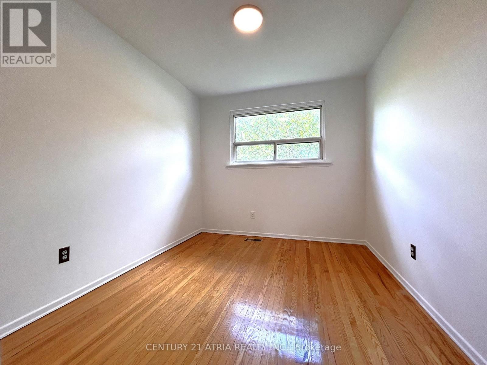 












3441 OAKGLADE CRESCENT

,
Mississauga (Erindale),




Ontario
L5C1X4

