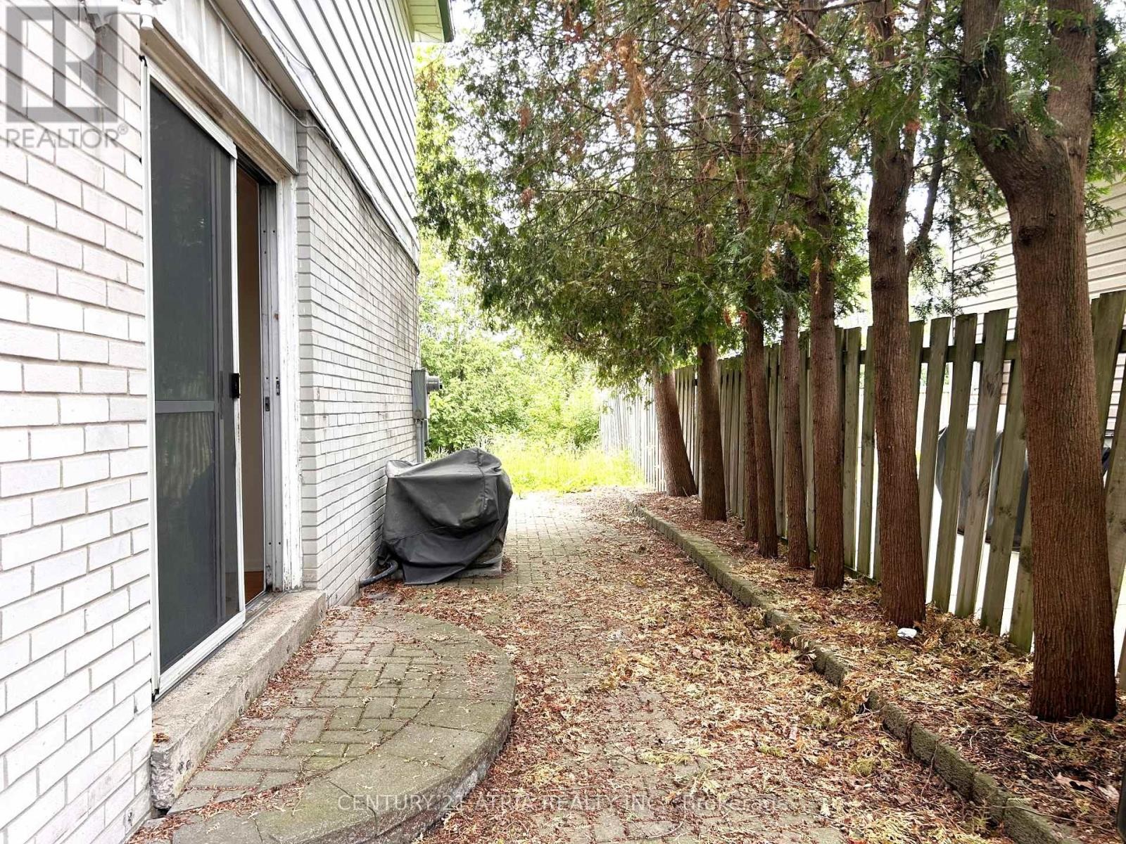 












3441 OAKGLADE CRESCENT

,
Mississauga (Erindale),




Ontario
L5C1X4

