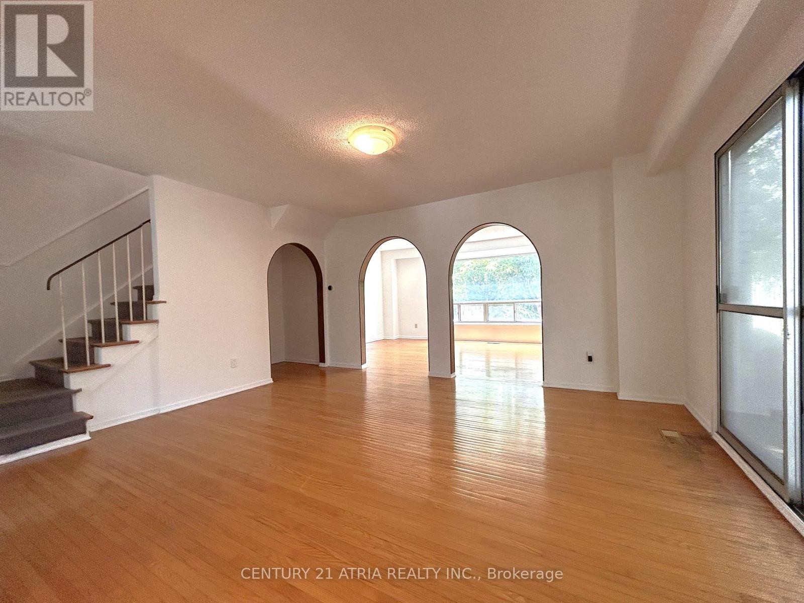 












3441 OAKGLADE CRESCENT

,
Mississauga (Erindale),




Ontario
L5C1X4

