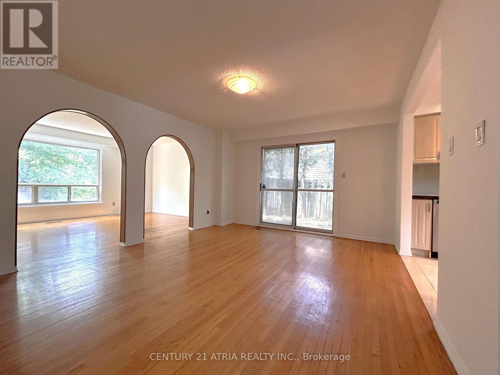 












3441 OAKGLADE CRESCENT

,
Mississauga (Erindale),




Ontario
L5C1X4


