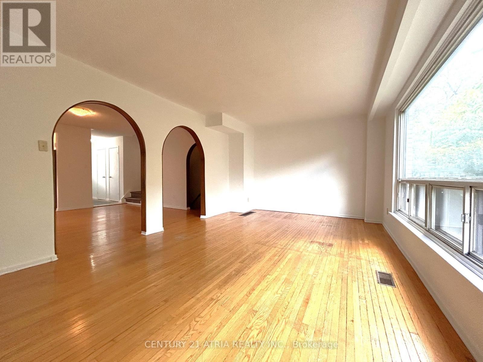 












3441 OAKGLADE CRESCENT

,
Mississauga (Erindale),




Ontario
L5C1X4

