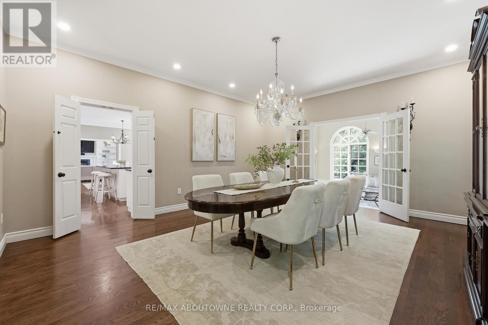 












437 CAIRNCROFT ROAD

,
Oakville (MO Morrison),




Ontario
L6J4N1

