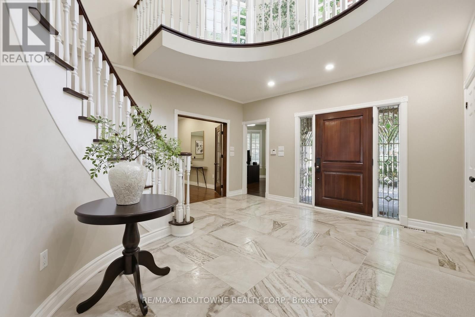 












437 CAIRNCROFT ROAD

,
Oakville (MO Morrison),




Ontario
L6J4N1

