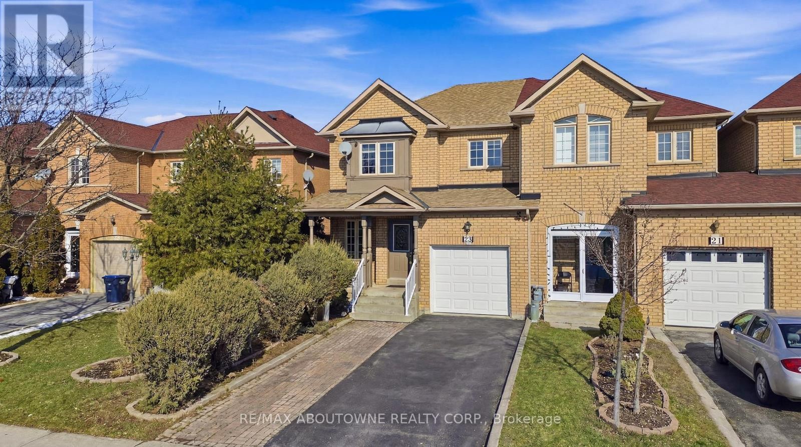 












23 ARABIA GATE

,
Brampton (Sandringham-Wellington),




Ontario
L6R2N9

