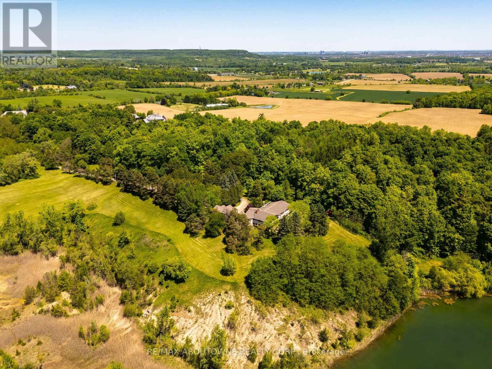 












2360 8 SIDE ROAD

,
Burlington,




Ontario
L7P0M7

