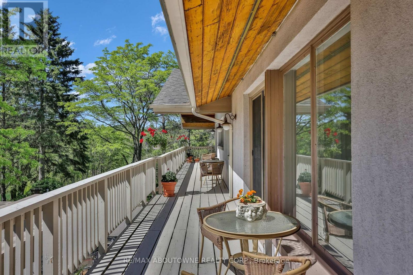 












2360 8 SIDE ROAD

,
Burlington,




Ontario
L7P0M7

