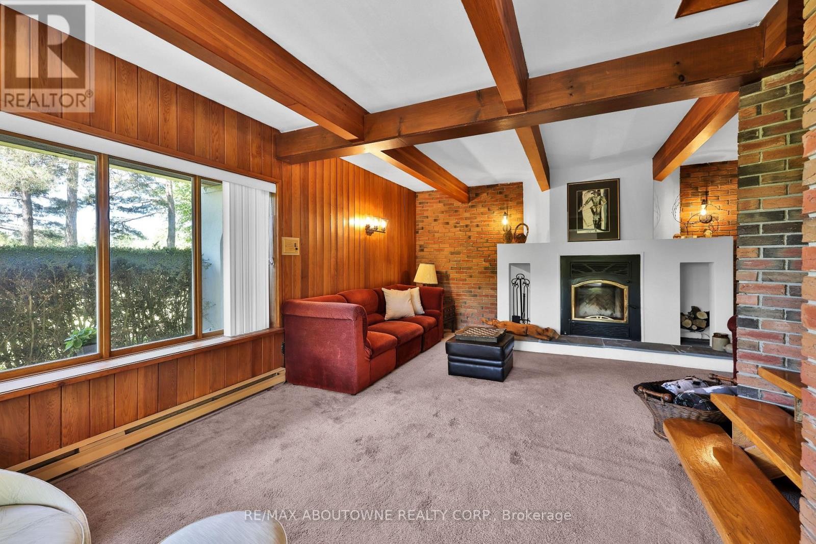 












2360 8 SIDE ROAD

,
Burlington,




Ontario
L7P0M7

