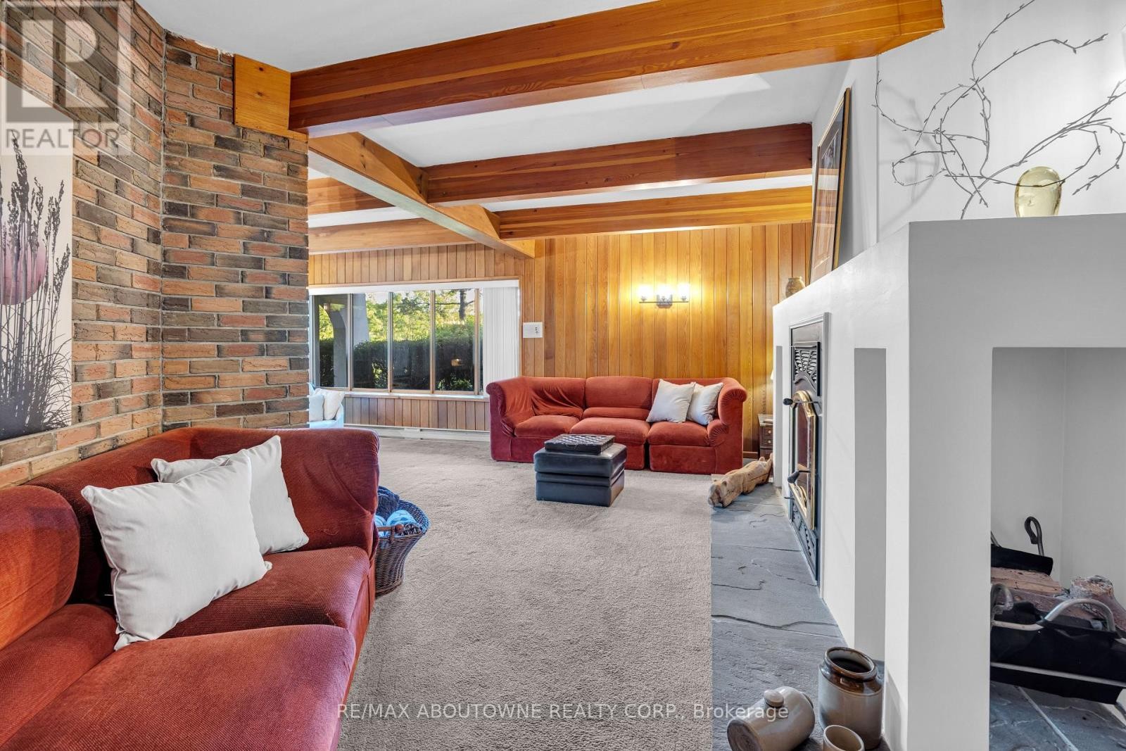 












2360 8 SIDE ROAD

,
Burlington,




Ontario
L7P0M7

