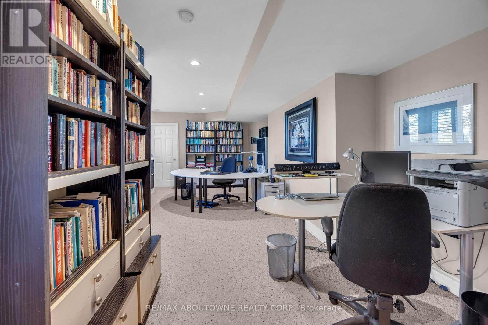 












2360 8 SIDE ROAD

,
Burlington,




Ontario
L7P0M7

