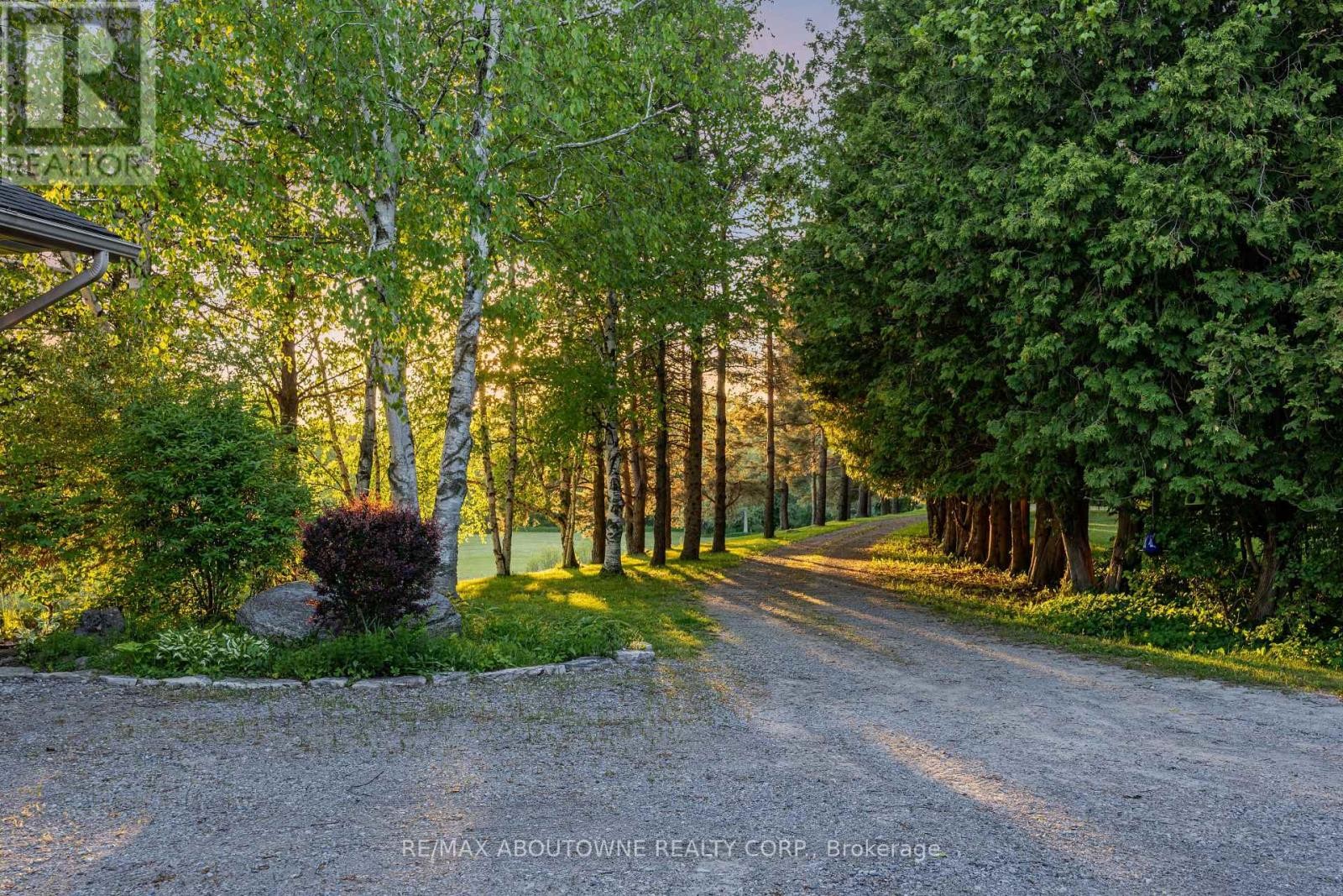












2360 8 SIDE ROAD

,
Burlington,




Ontario
L7P0M7

