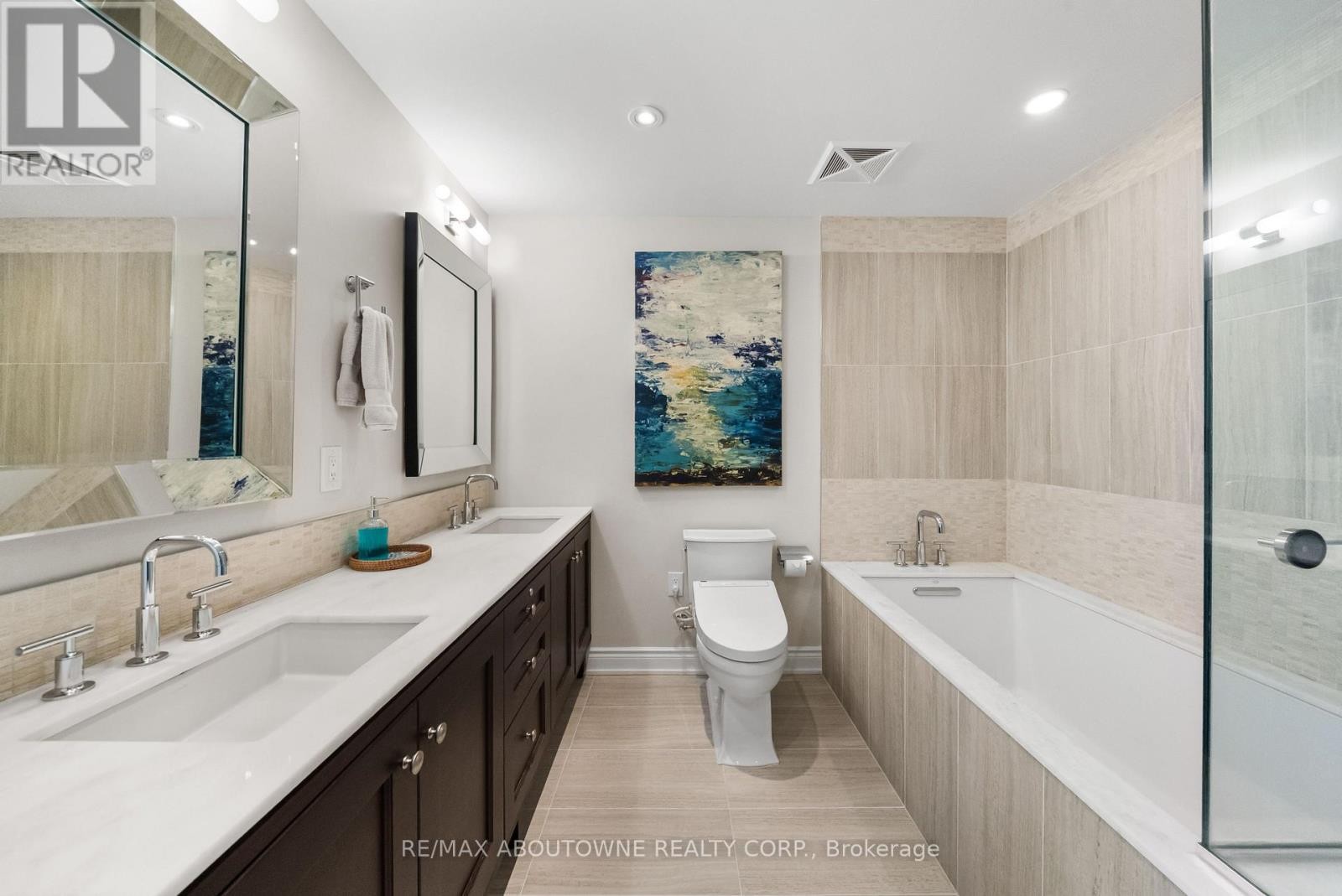 












205 - 3500 LAKESHORE ROAD W

,
Oakville (BR Bronte),




Ontario
L6L0B4

