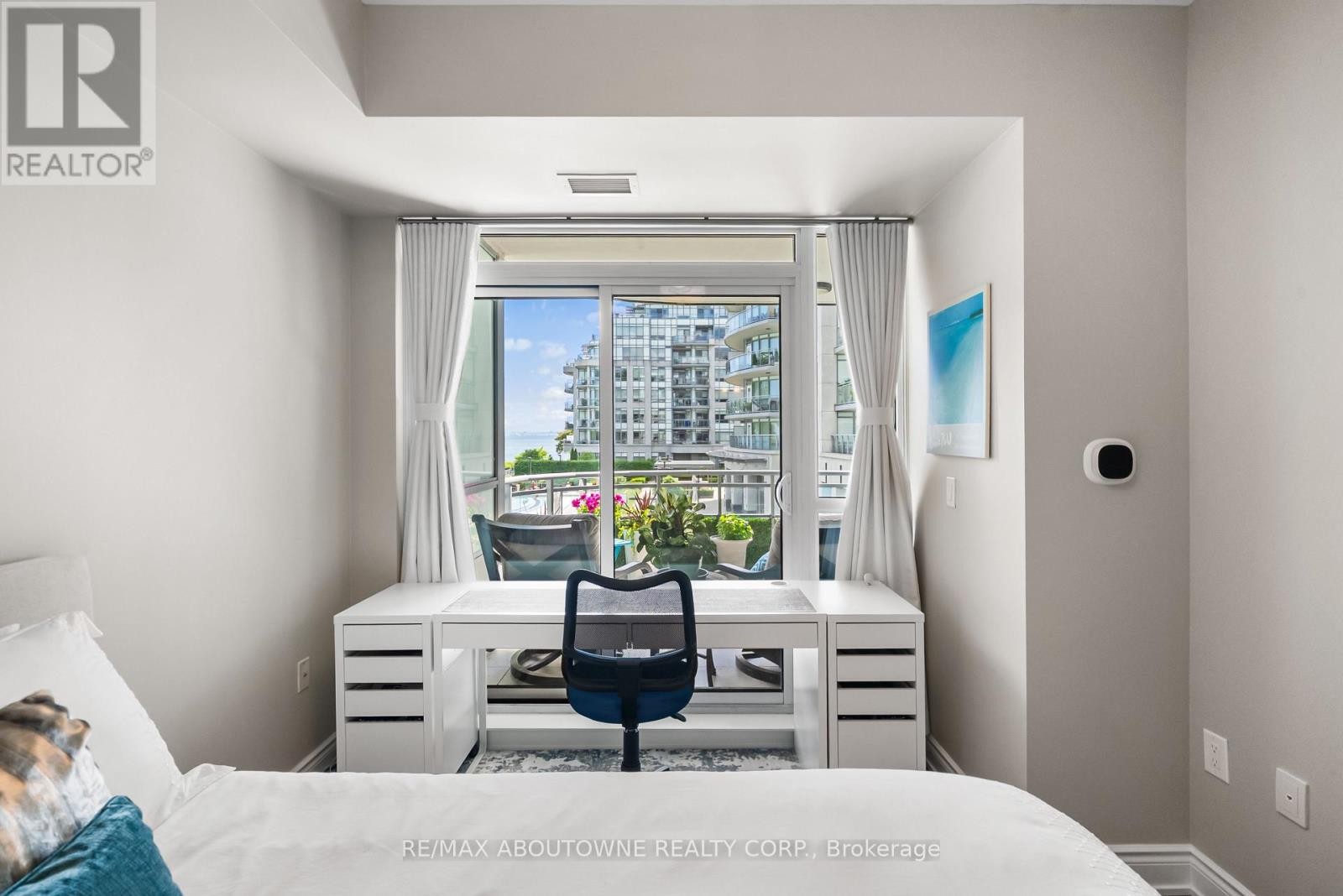 












205 - 3500 LAKESHORE ROAD W

,
Oakville (BR Bronte),




Ontario
L6L0B4

