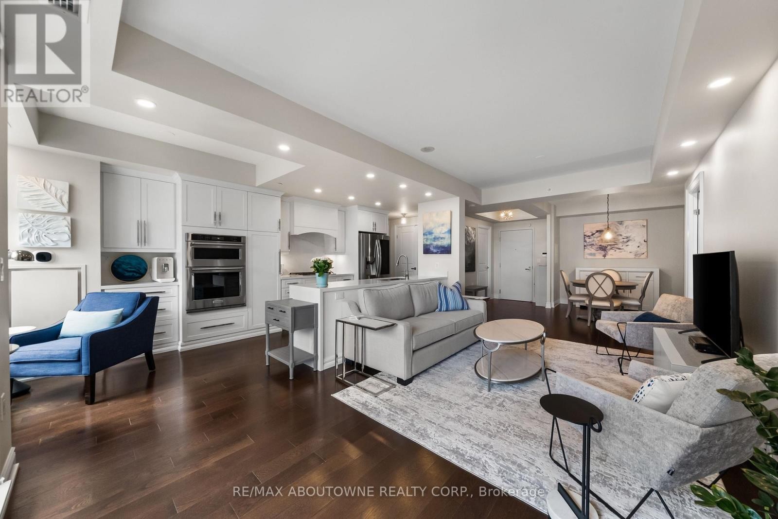 












205 - 3500 LAKESHORE ROAD W

,
Oakville (BR Bronte),




Ontario
L6L0B4

