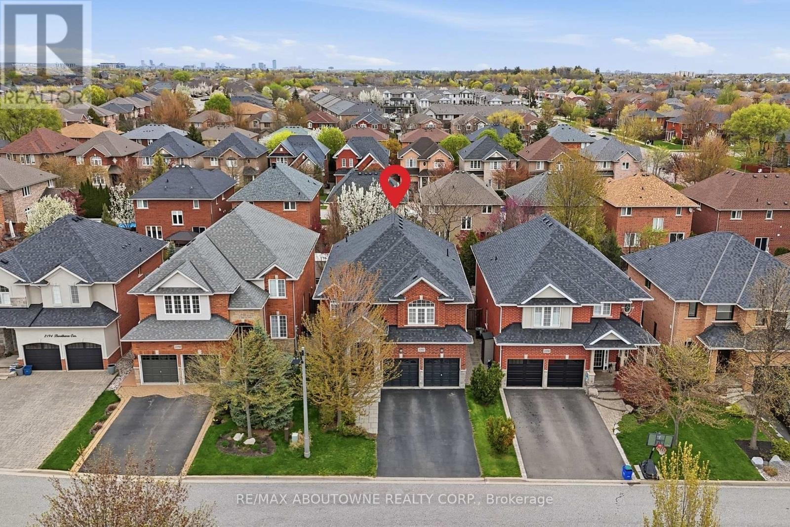 












2202 BROOKHAVEN CRESCENT

,
Oakville (WM Westmount),




Ontario
L6M5B8

