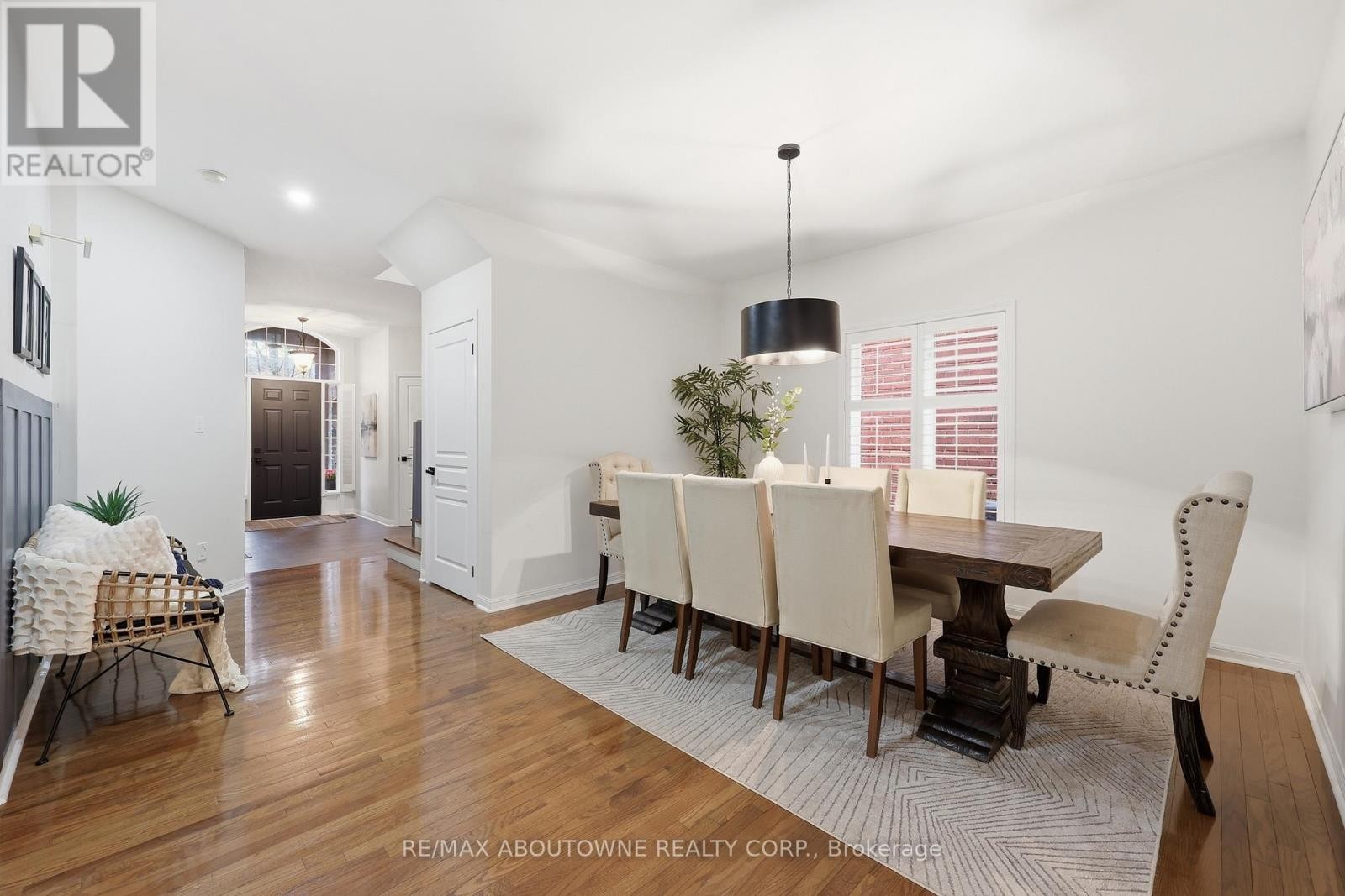 












2202 BROOKHAVEN CRESCENT

,
Oakville (WM Westmount),




Ontario
L6M5B8

