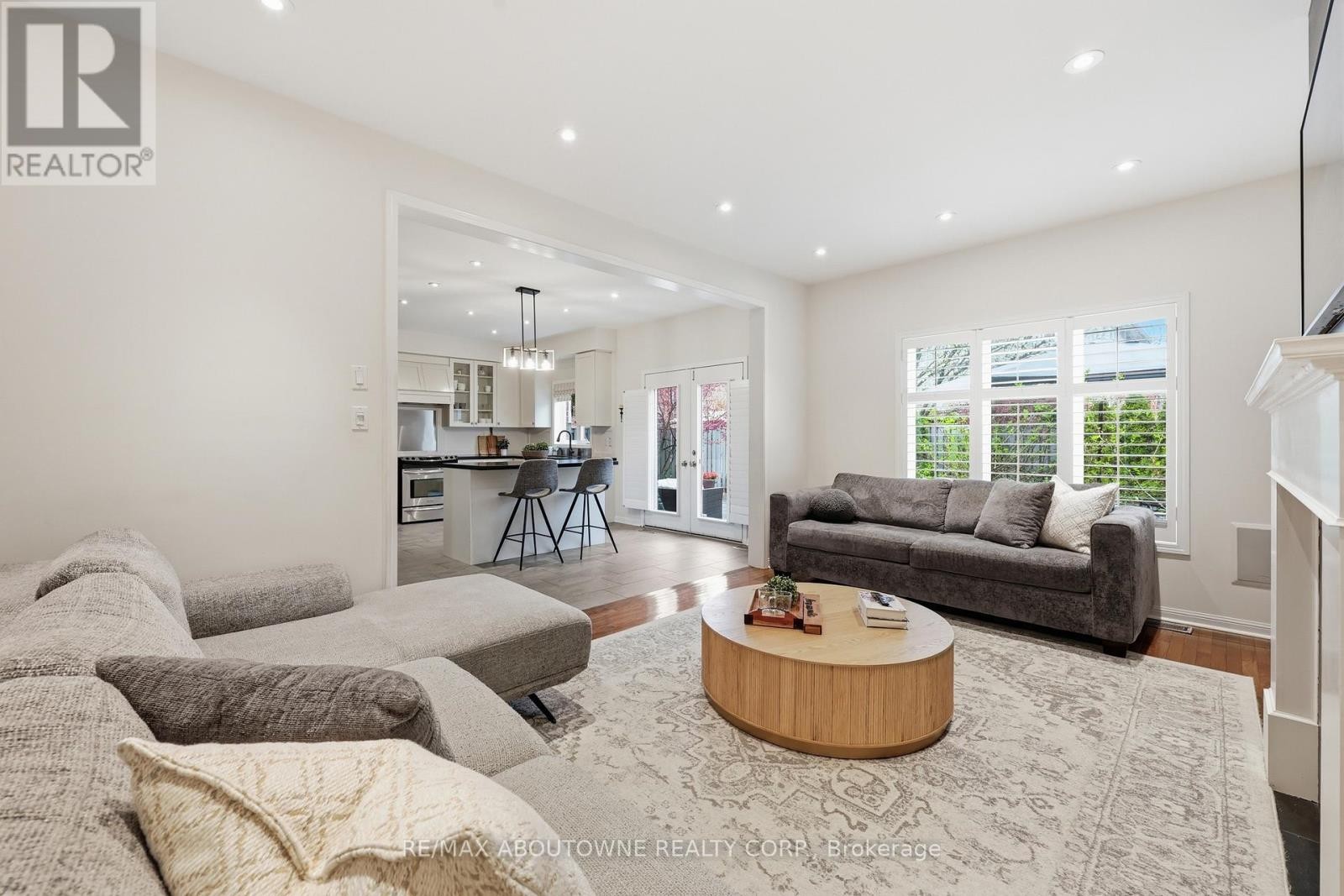 












2202 BROOKHAVEN CRESCENT

,
Oakville (WM Westmount),




Ontario
L6M5B8

