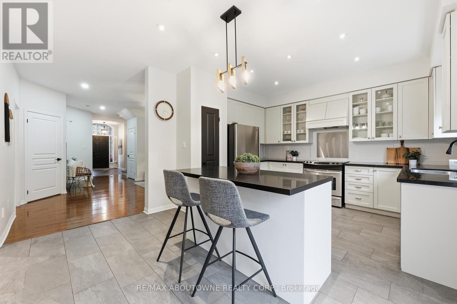 












2202 BROOKHAVEN CRESCENT

,
Oakville (WM Westmount),




Ontario
L6M5B8

