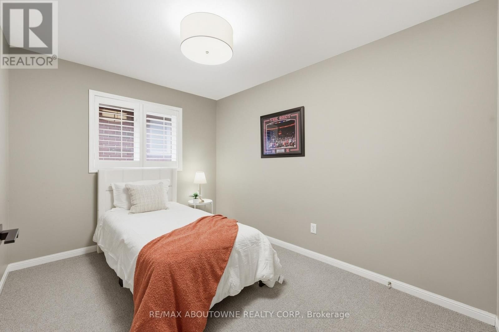 












2202 BROOKHAVEN CRESCENT

,
Oakville (WM Westmount),




Ontario
L6M5B8

