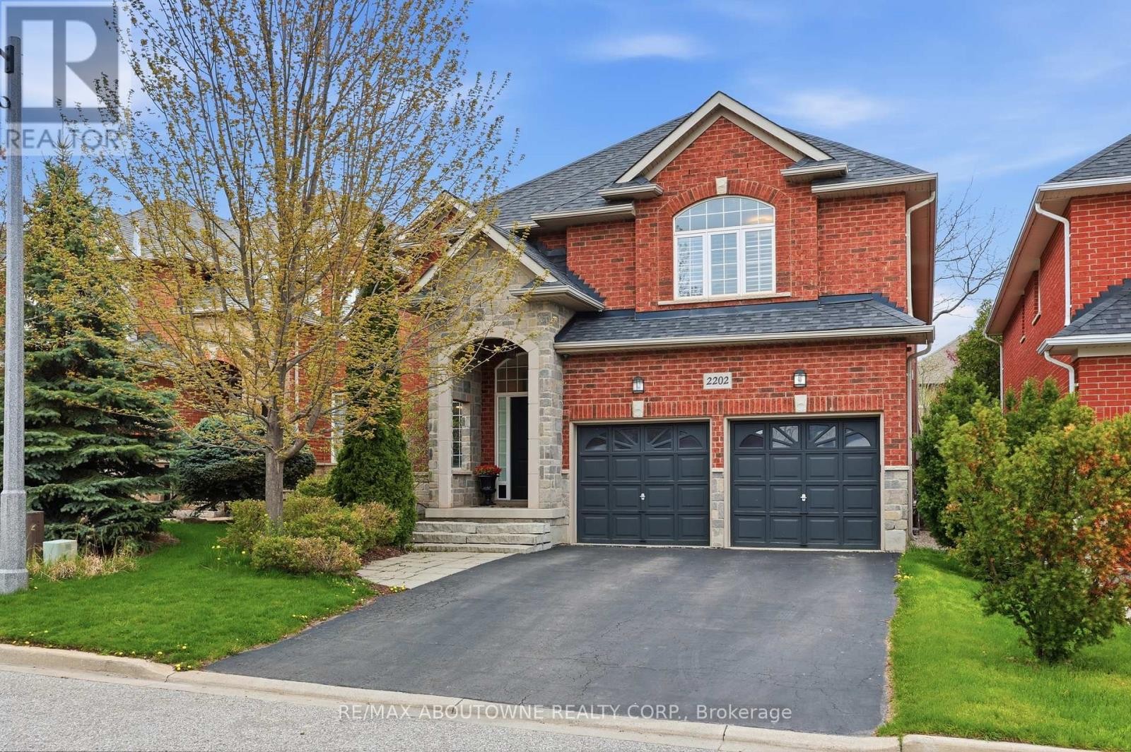 












2202 BROOKHAVEN CRESCENT

,
Oakville (WM Westmount),




Ontario
L6M5B8

