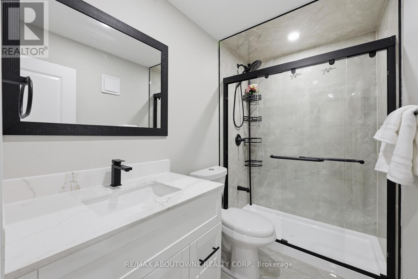 












2202 BROOKHAVEN CRESCENT

,
Oakville (WM Westmount),




Ontario
L6M5B8

