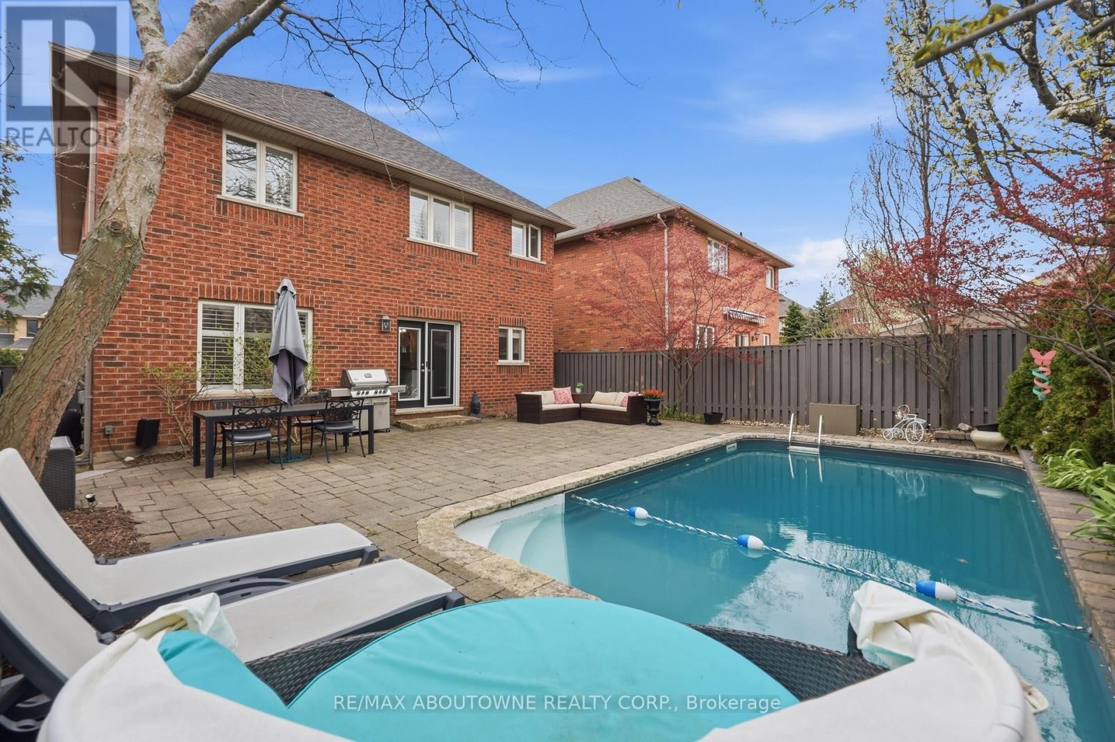 












2202 BROOKHAVEN CRESCENT

,
Oakville (WM Westmount),




Ontario
L6M5B8

