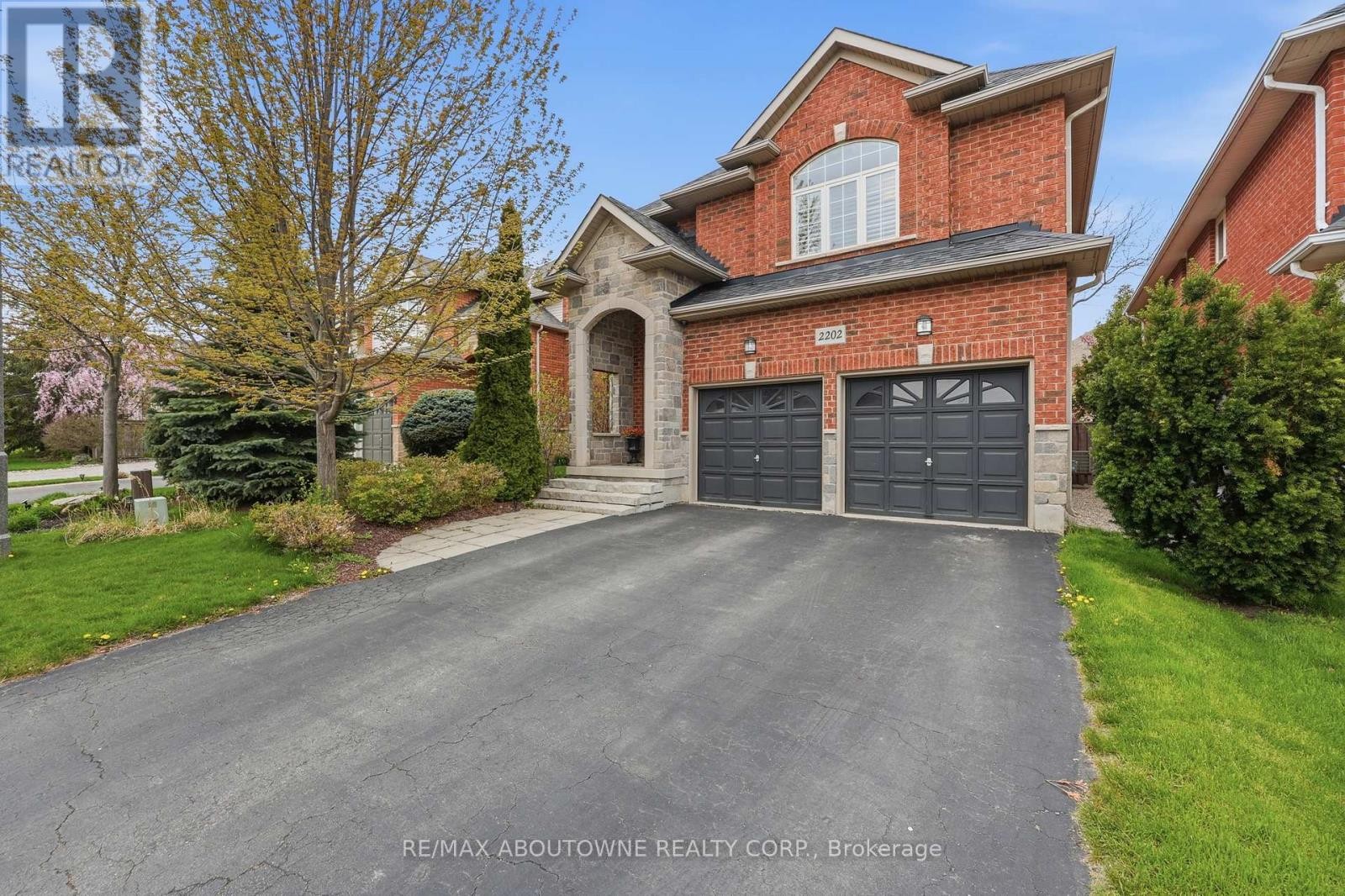 












2202 BROOKHAVEN CRESCENT

,
Oakville (WM Westmount),




Ontario
L6M5B8


