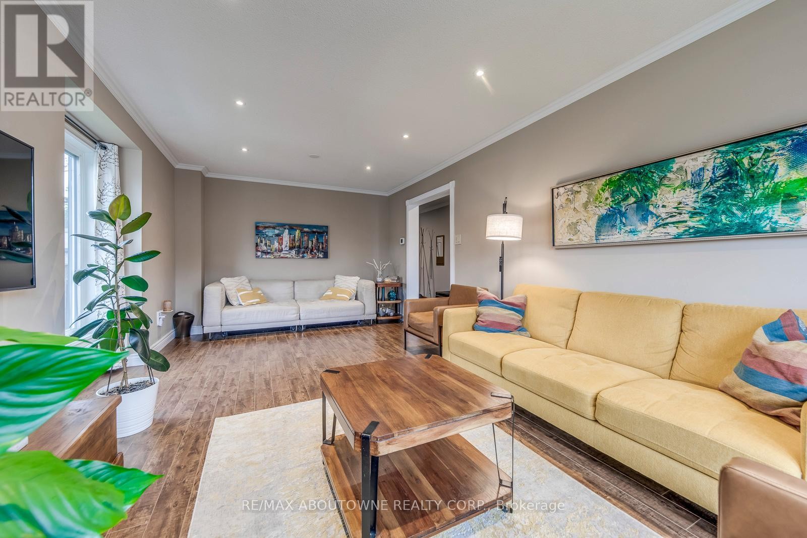 












1209 OLD OAK DRIVE

,
Oakville (WT West Oak Trails),




Ontario
L6M3K6

