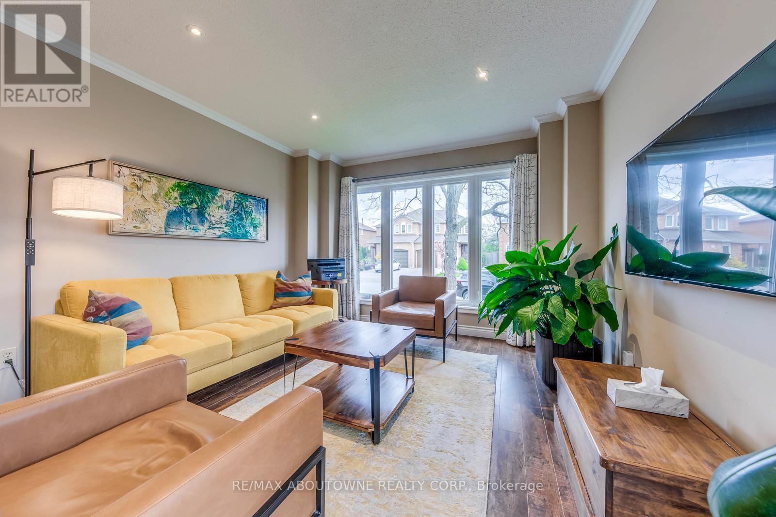 












1209 OLD OAK DRIVE

,
Oakville (WT West Oak Trails),




Ontario
L6M3K6


