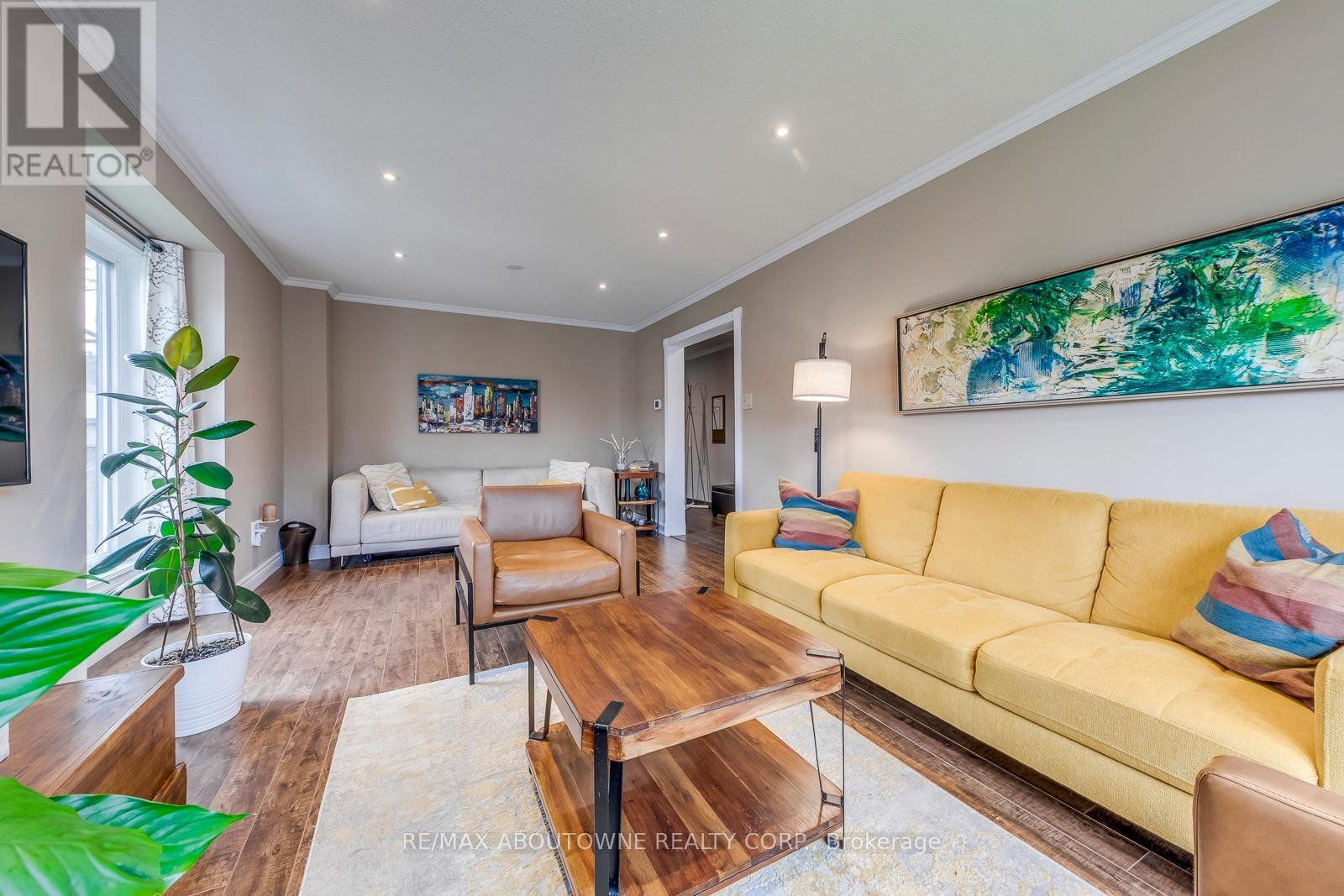 












1209 OLD OAK DRIVE

,
Oakville (WT West Oak Trails),




Ontario
L6M3K6


