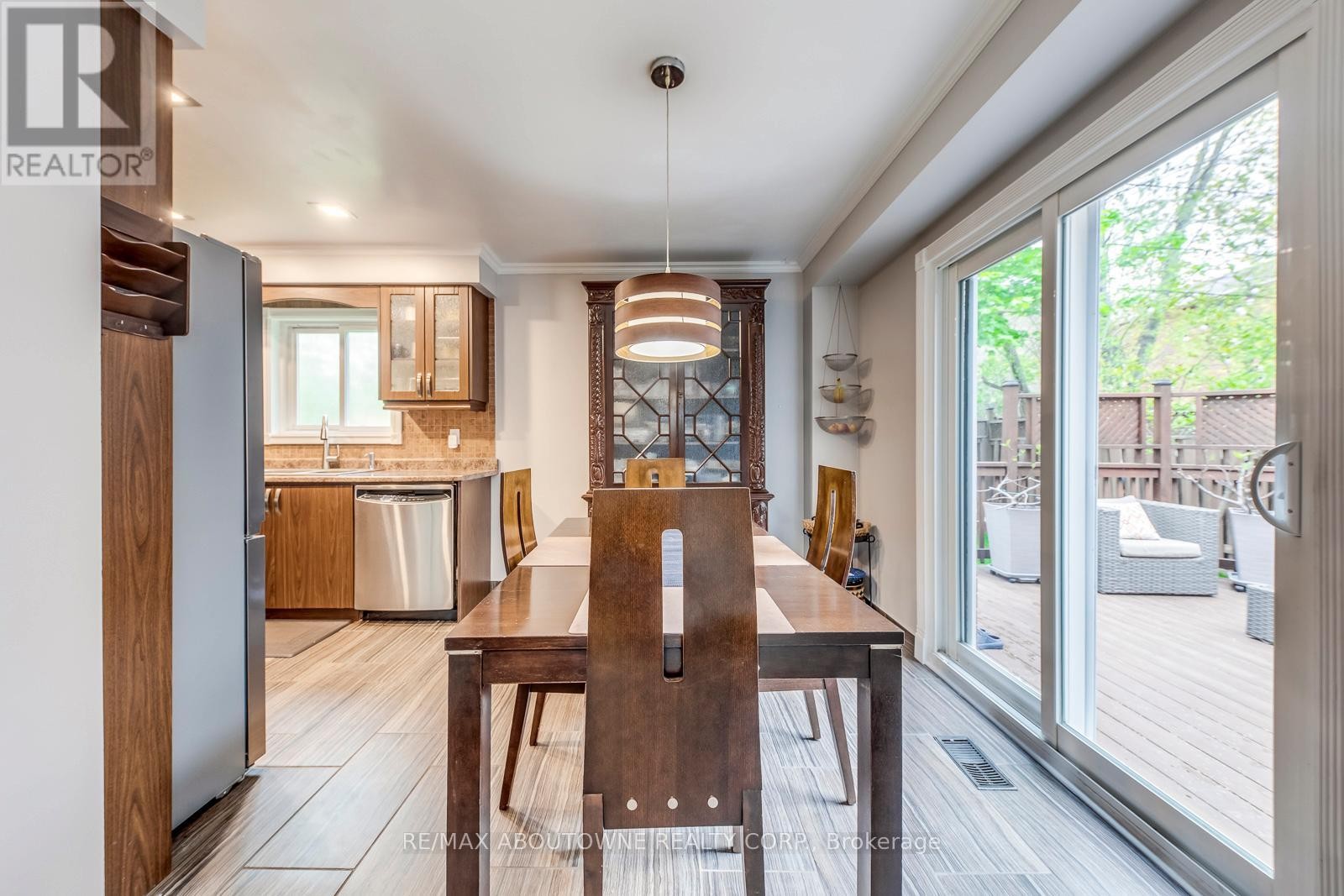 












1209 OLD OAK DRIVE

,
Oakville (WT West Oak Trails),




Ontario
L6M3K6


