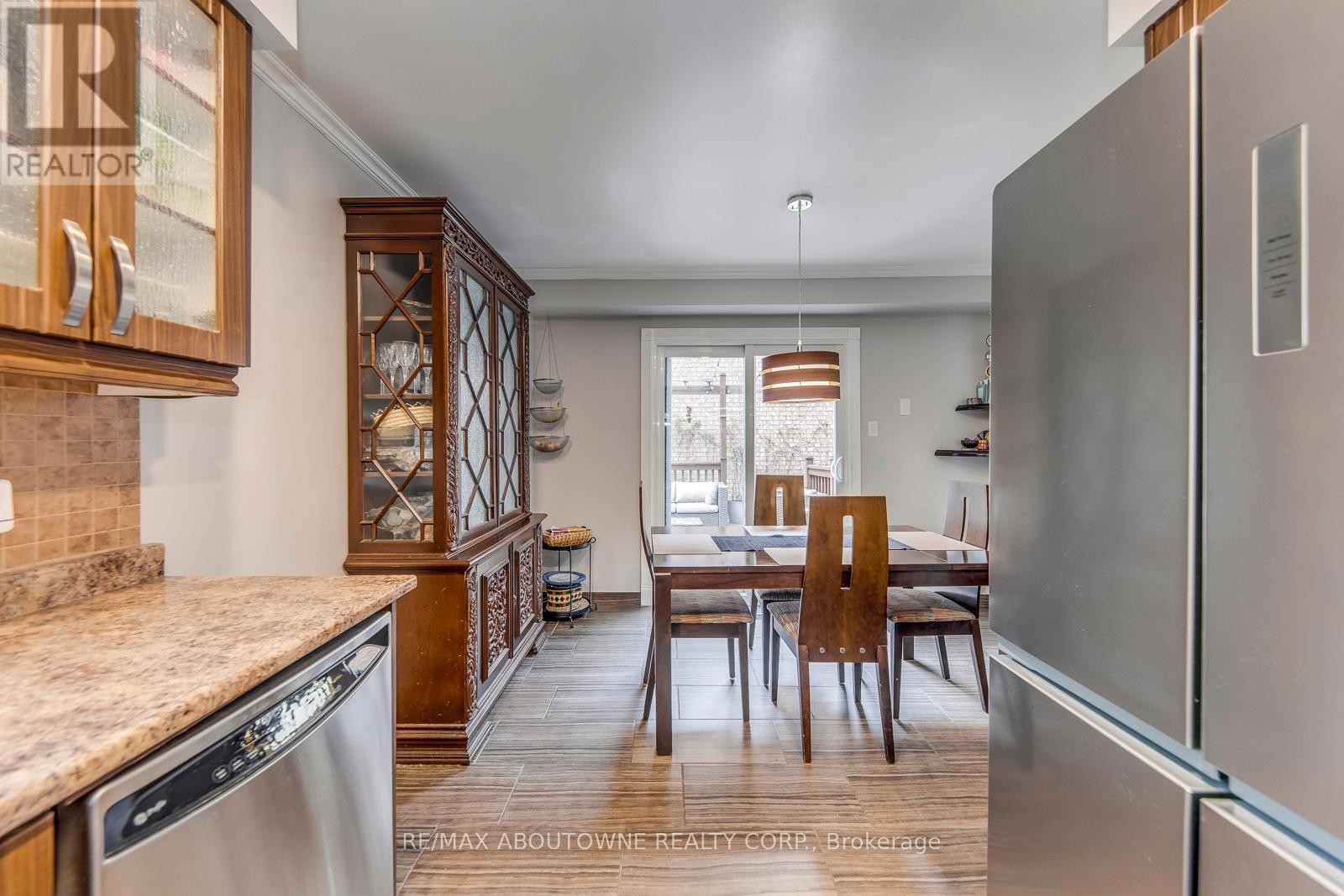 












1209 OLD OAK DRIVE

,
Oakville (WT West Oak Trails),




Ontario
L6M3K6

