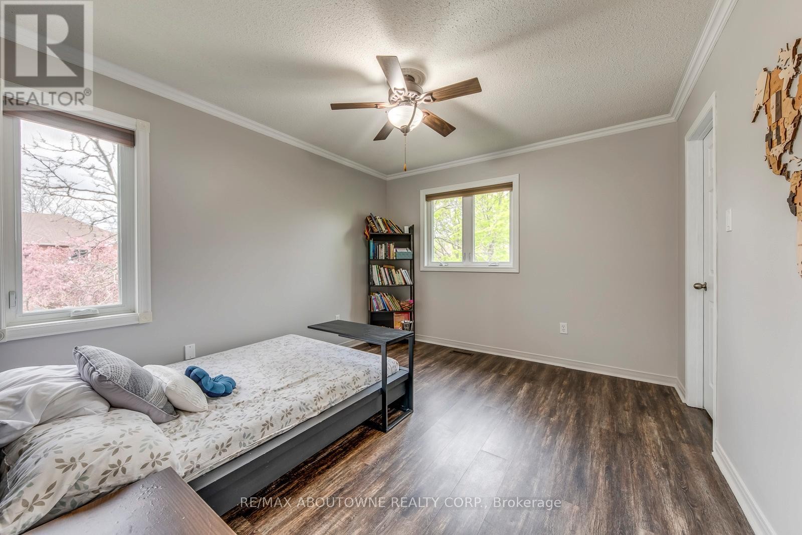 












1209 OLD OAK DRIVE

,
Oakville (WT West Oak Trails),




Ontario
L6M3K6

